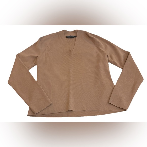 Adrienne Vittadini Soft Women’s Tan Long Sleeve V Neck Size M - Picture 1 of 4